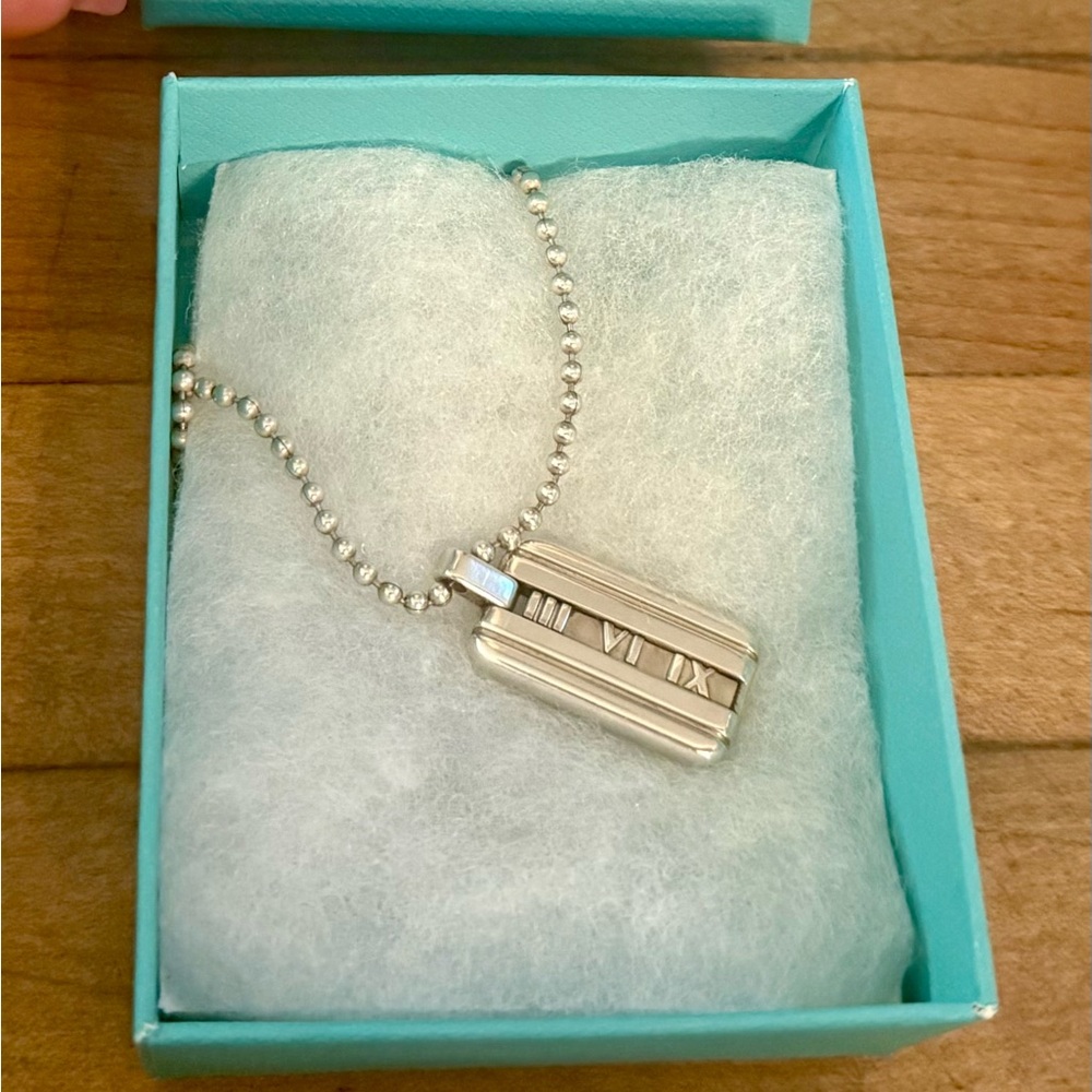 Tiffany & Co. Vintage Atlas Dog Tag Pendant in .925 Sterling Silver Necklace - Picture 2 of 12